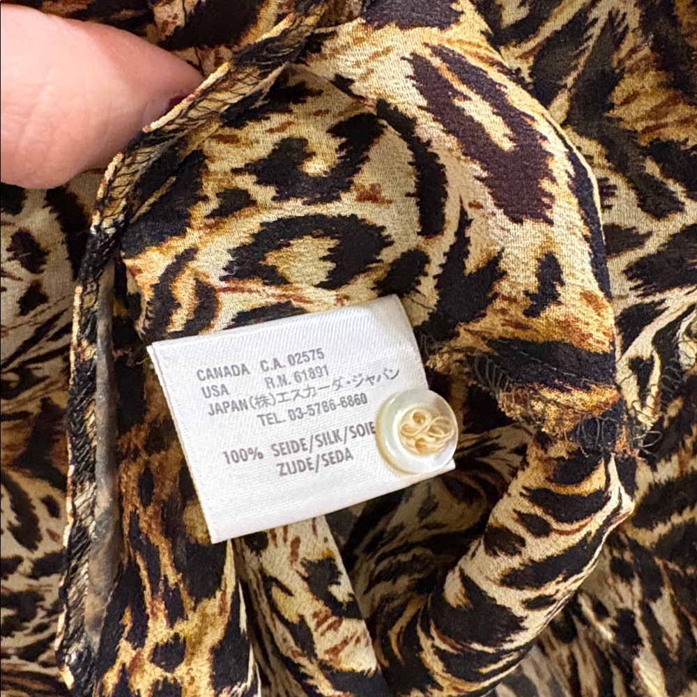 ✨Escada 100% Silk Leopard 🐆 Blouse✨ - Picture 5 of 7